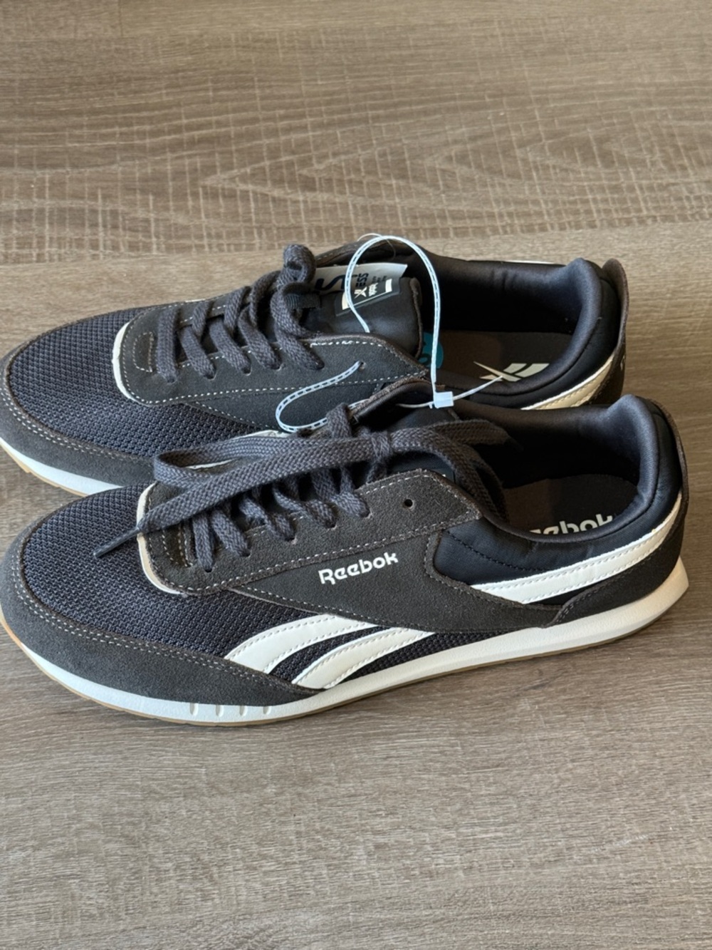 Reebok Men’s Black and White Retro Runner Sneakers Sz 10